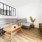Apartment T3 Moderne, Balcon, Parking, Proche Centre *