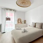 T3 Moderne, Balcon, Parking, Proche Centre *