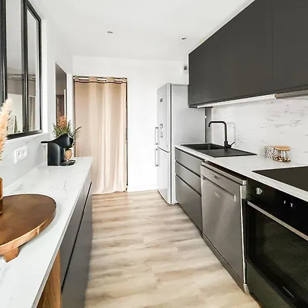 T3 Moderne, Balcon, Parking, Proche Centre Apartment *