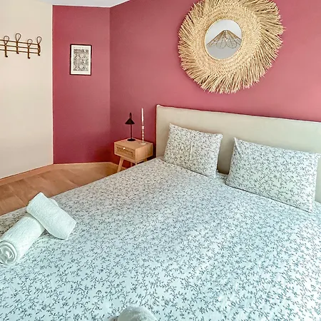 Apartment T3 Moderne, Balcon, Parking, Proche Centre Tours