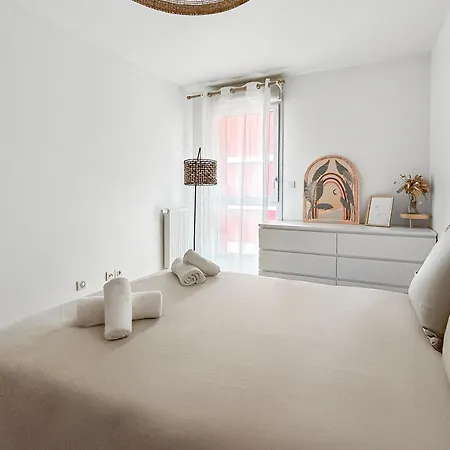 T3 Moderne, Balcon, Parking, Proche Centre *