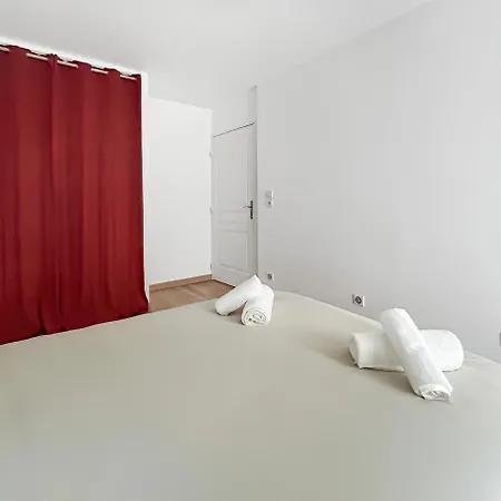 Apartment T3 Moderne, Balcon, Parking, Proche Centre