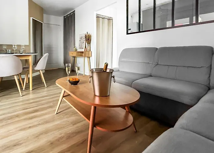 T3 Moderne, Balcon, Parking, Proche Centre *