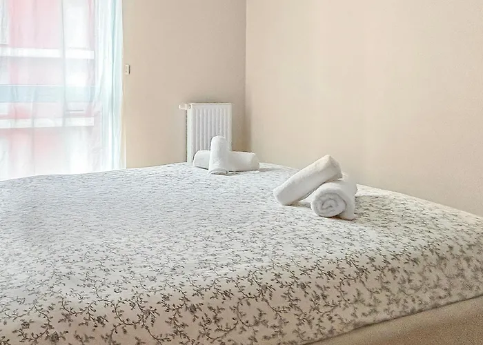 Apartment T3 Moderne, Balcon, Parking, Proche Centre Tours