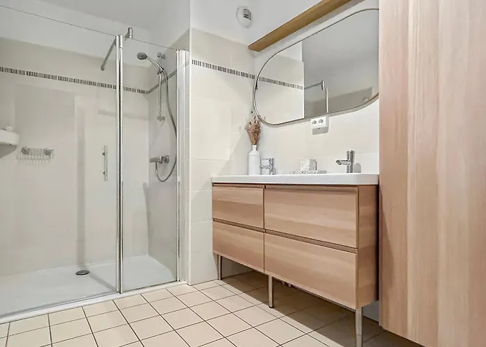 T3 Moderne, Balcon, Parking, Proche Centre * Tours